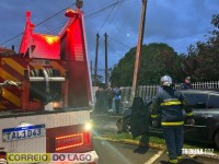 Carro bate em poste e motorista acaba detido por embriaguez ao volante em Santa Helena
