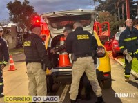 Carro bate em poste e motorista acaba detido por embriaguez ao volante em Santa Helena