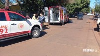 Motociclista é socorrido pelo Siate após colisão entre duas motos no Porto Meira em Foz do Iguaçu