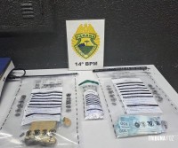 PM apreende drogas e dinheiro durante "Operação Faro" na Favela do Monsenhor Guilherme, em Foz do Iguaçu