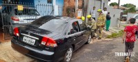 Bombeiros são mobilizados após condutor colidir contra poste no Profilurb I em Foz do Iguaçu