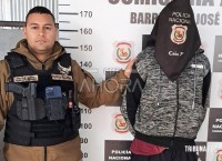 Funcionários de supermercado imobilizam jovem que tentava furtar costela escondido na jaqueta