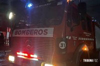 Pequeno incêndio em cabana é controlado pelos Bombeiros Voluntários de Puerto Iguazú