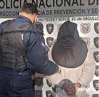 Brasileiro é preso após envolvimento com dois travestis e duas mulheres acusados de coação sexual e roubo