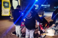 Motociclista sofre fratura após acidente no bairro de Belén em Puerto Iguazú, na Argentina