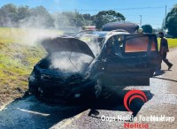 Carro é destruído por incêndio no Bairro Parque Pilar Campestre