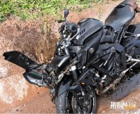 Colisão entre caminhonete e motocicleta deixa duas pessoas feridas na BR-277 em São Miguel do Iguaçu