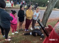 Um motociclista de 29 anos morreu após perder o controle e colidir com uma árvore no bairro de Boquerón II, em Ciudad Del Este