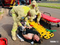 Motociclista fica ferido após acidente com caminhão na marginal da BR-277