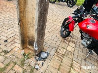 Motociclista fica ferido após acidente com caminhão na marginal da BR-277