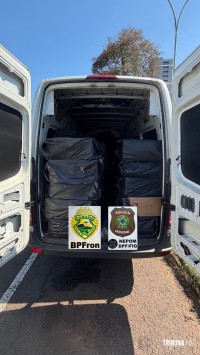 BPFRON e PF apreendem 5.000 pacotes de cigarros contrabandeados do Paraguai em Foz do Iguaçu