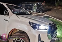 Colisão entre caminhonetes deixa dois motoristas feridos em Itaipulândia