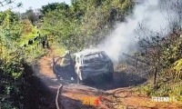 Veículos usados no roubo de celulares são encontrados abandonados e incendiados em Ciudad Del Este