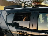 População ajuda PM e arma é encontrada escondida em meio a entulho em Foz do Iguaçu