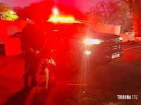 População ajuda PM e arma é encontrada escondida em meio a entulho em Foz do Iguaçu