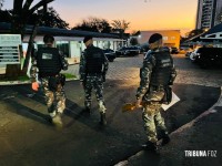 População ajuda PM e arma é encontrada escondida em meio a entulho em Foz do Iguaçu