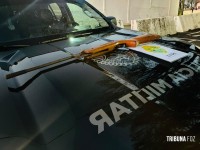 População ajuda PM e arma é encontrada escondida em meio a entulho em Foz do Iguaçu