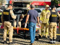 Policial de folga reage a assalto, baleia dois suspeitos e frustra crime na Av. Juscelino Kubistchek em Foz do Iguaçu