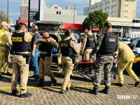Policial de folga reage a assalto, baleia dois suspeitos e frustra crime na Av. Juscelino Kubistchek em Foz do Iguaçu