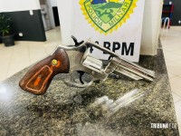 Policial de folga reage a assalto, baleia dois suspeitos e frustra crime na Av. Juscelino Kubistchek em Foz do Iguaçu