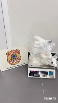 Passageira é presa no aeroporto de Foz do Iguaçu com mais de 4 Kg de cocaína