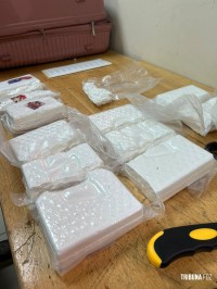 Passageira é presa no aeroporto de Foz do Iguaçu com mais de 4 Kg de cocaína