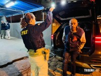 Homem é preso pela PRF após ser flagrado dirigindo na contramão da BR-277 em Foz do Iguaçu