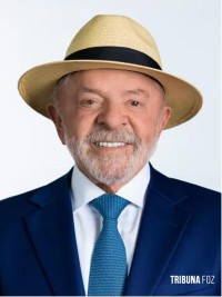 Lula usa chapéu pela primeira vez em foto de urna; TSE flexibilizou regra em 2022