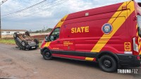 Condutora fica ferida após ser fechada por outro veículo e capotar na Perimetral Leste