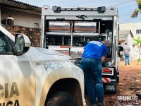 Homem é encontrado morto com marcas de tiros e queimaduras dentro do rio no Jardim Canadá em Foz do Iguaçu