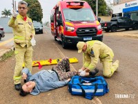 Siate socorre motociclista que bate na lateral de veículo no bairro Três Lagoas 