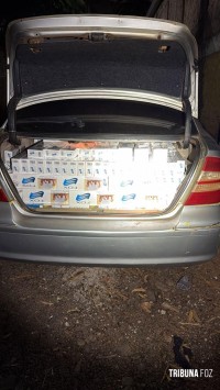 PF e PM apreendem veículo com 6 mil maços de cigarros em Foz do Iguaçu