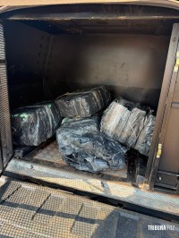 Policia Federal e PMPR apreendem 129,6 Kg de maconha após travessia de embarcação no Rio Paraná