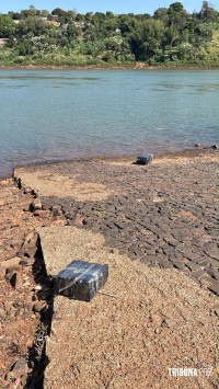 Policia Federal e PMPR apreendem 129,6 Kg de maconha após travessia de embarcação no Rio Paraná