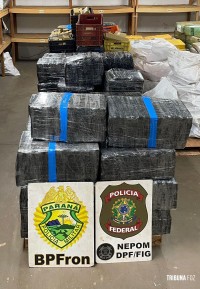 BPFRON apreende quase 3 toneladas de maconha e dois veículos em Foz do Iguaçu