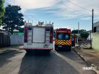 Carregador de celular no sofá teria iniciado incêndio em residência no Parque Ouro Verde em Foz do Iguaçu