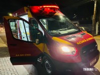 Acidente entre duas motos deixa uma pessoa ferida no Bairro Três Bandeiras em Foz do Iguaçu