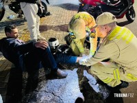 Acidente entre duas motos deixa uma pessoa ferida no Bairro Três Bandeiras em Foz do Iguaçu
