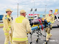 Mulher é atropelada por motocicleta e é socorrida pelo Siate na Vila Portes em Foz do Iguaçu