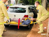 Mulher é atropelada por motocicleta e é socorrida pelo Siate na Vila Portes em Foz do Iguaçu