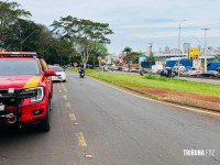 Mulher é atropelada por motocicleta e é socorrida pelo Siate na Vila Portes em Foz do Iguaçu