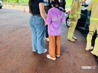 Carro bate em caminhão e colide contra pilar da trincheira em construção defronte ao Wonder Park Foz na Av. das Cataratas