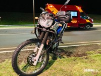 PM de folga e passageira ficam feridos após acidente entre moto e carro na Av. Paraná em Foz do Iguaçu