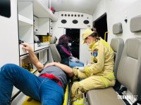 PM de folga e passageira ficam feridos após acidente entre moto e carro na Av. Paraná em Foz do Iguaçu