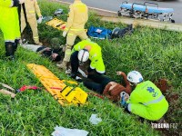 Colisão entre duas motos deixa três pessoas feridas na BR-277 na região do Bairro Três Lagoas