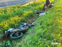 Colisão entre duas motos deixa três pessoas feridas na BR-277 na região do Bairro Três Lagoas