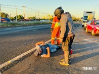 Colisão entre duas motos deixa três pessoas feridas na BR-277 na região do Bairro Três Lagoas