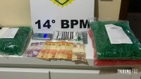PM prende homem e apreende cocaína e materiais relacionados ao tráfico de drogas no Bairro Porto Meira em Foz do Iguaçu