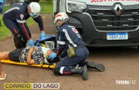 Pedestre e motociclista ficam feridos após colisão em Santa Helena