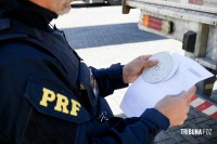 PRF identifica irregularidades em mais da metade dos caminhões fiscalizados no Paraná